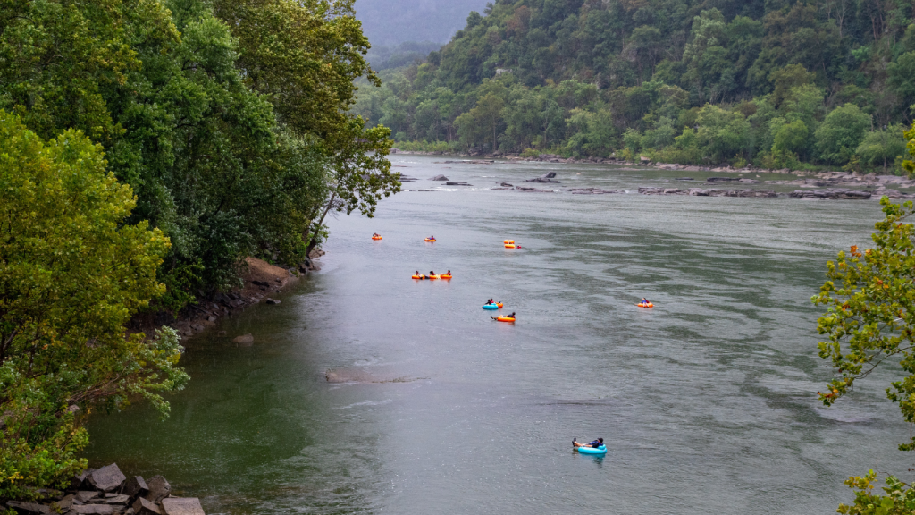 river tubing di kali kuning kaliurang